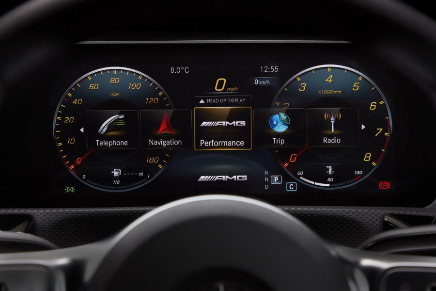 Панель приборов Mercedes-AMG A35 4Matic Sedan (V177) 2019 года  (UK) (фото 59 из 74)